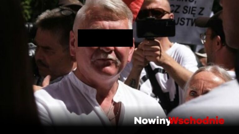 Były wiceminister Krzysztof T. z zasłoniętymi oczami podczas wystąpienia publicznego – wyrok sądu.