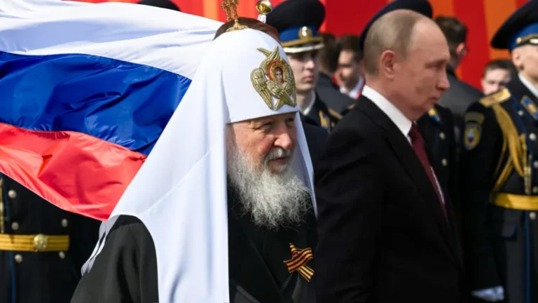 Prezydent Rosji Władimir Putin i patriarcha Cyryl podczas oficjalnego spotkania w Rosji